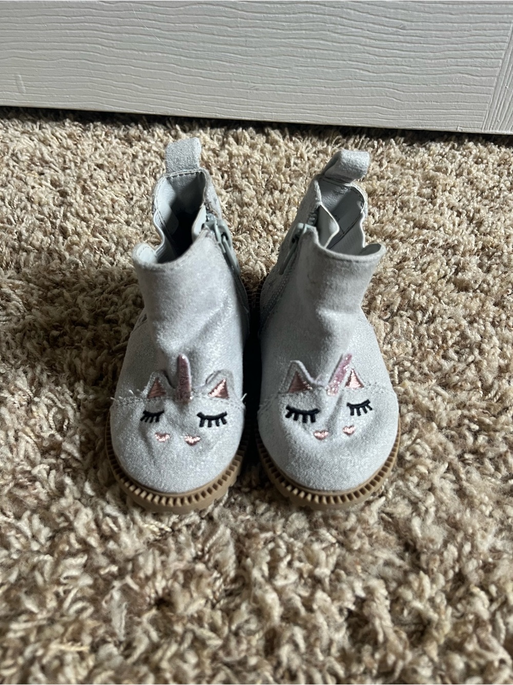 wonder nation Light Gray Unicorn Face Kids Boots